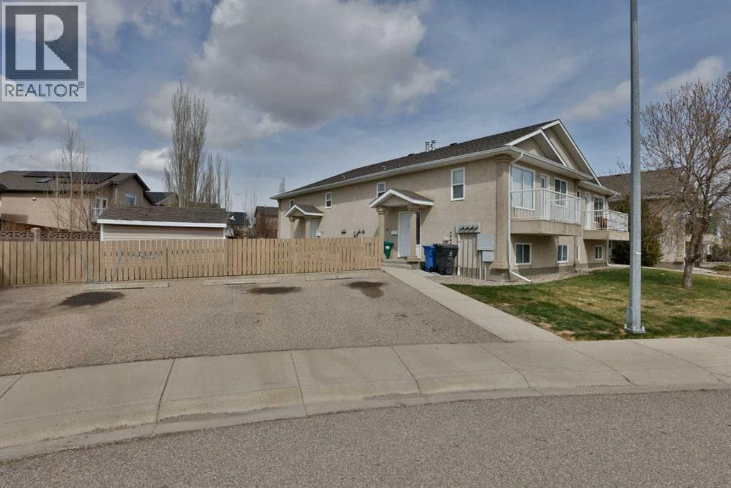 47 Highlands Place W — photo 2
