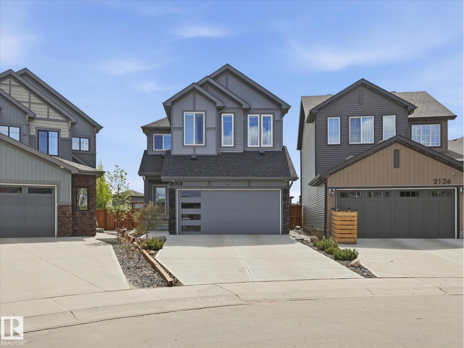 2128 GRAYDON HILL CR SW — photo 2