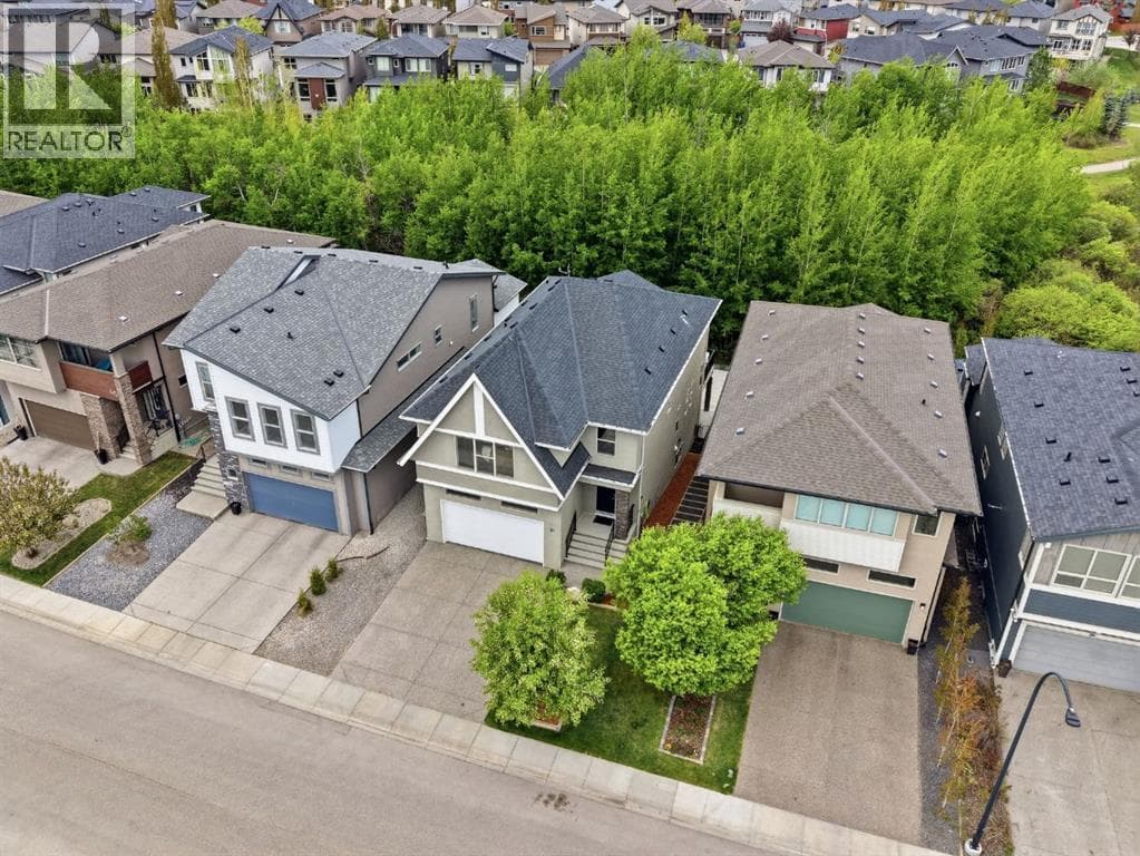37 Walden Park SE — photo 2