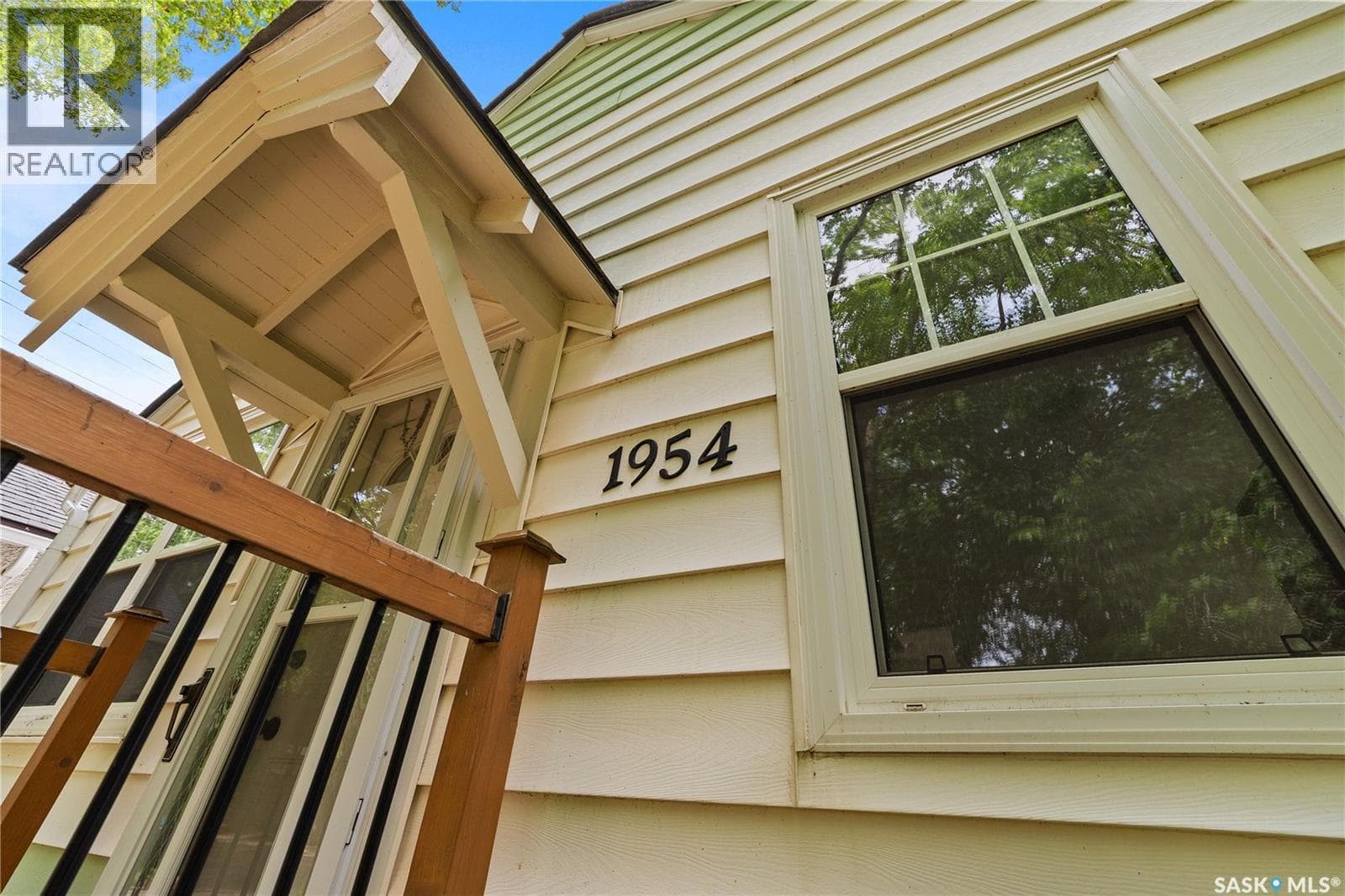 1954 Athol STREET — photo 3