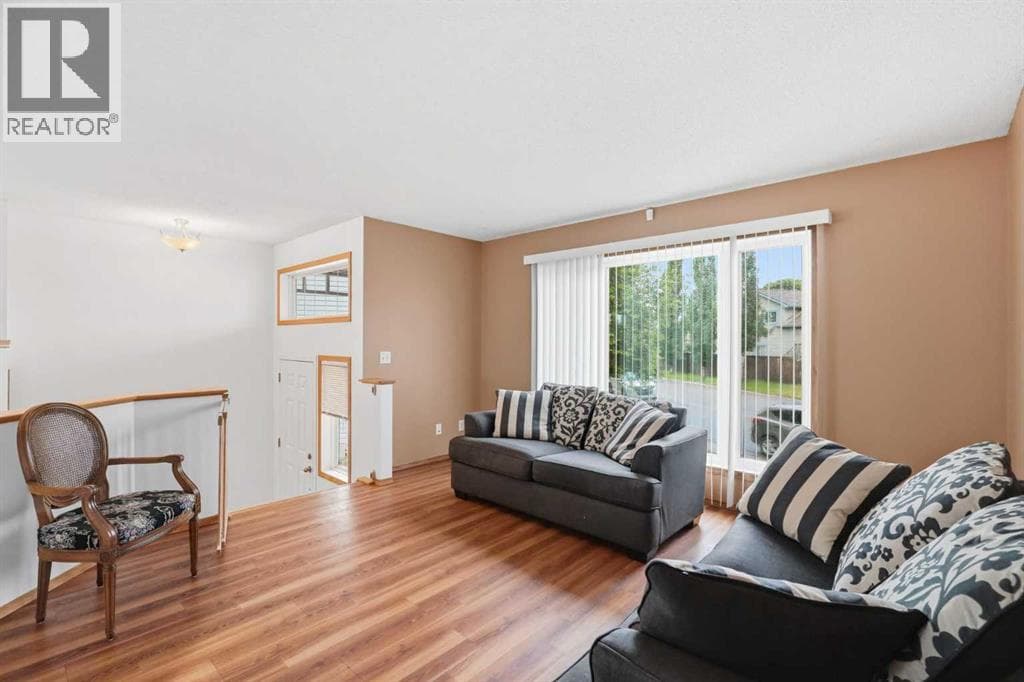 324 Mt Aberdeen Close SE — photo 4
