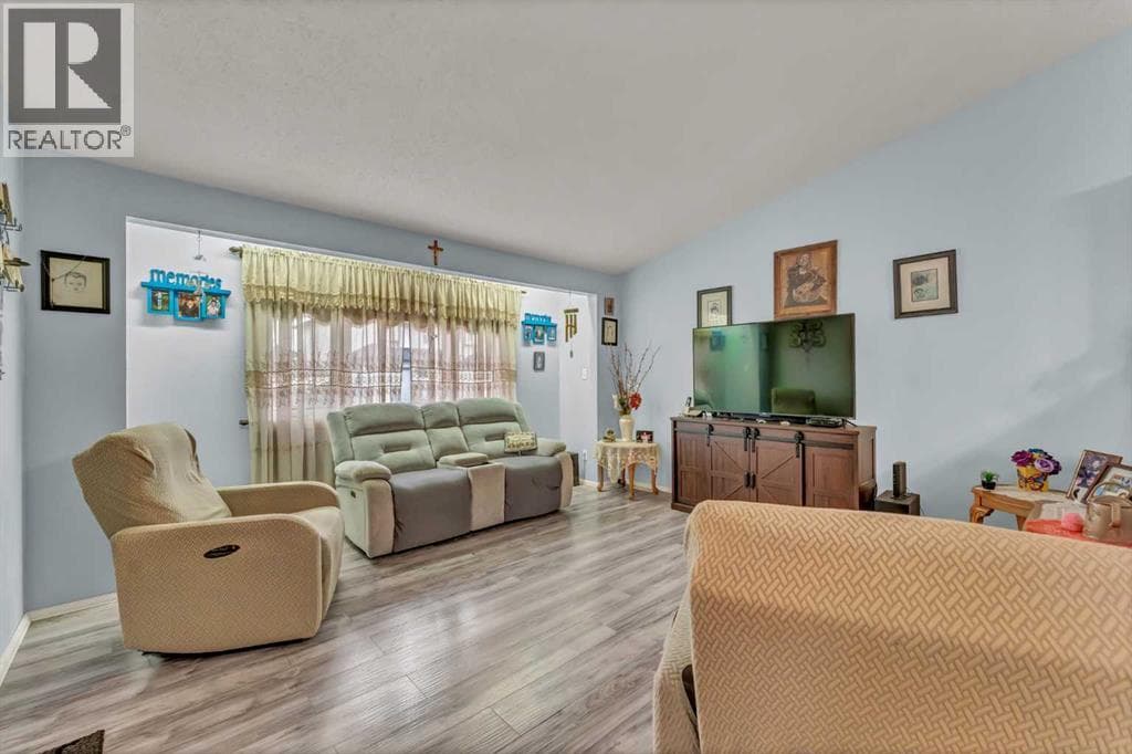 2121 Hull Way NE — photo 5