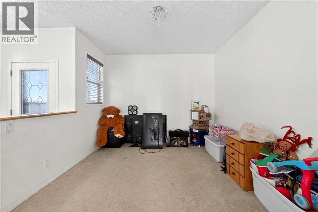 34 Saddlecrest Crescent NE — photo 5