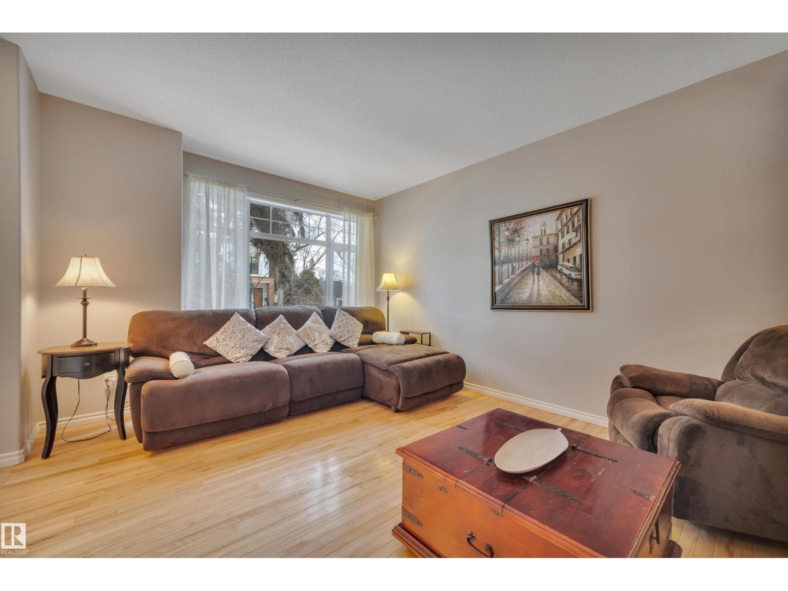 9555 73 AV NW — photo 5