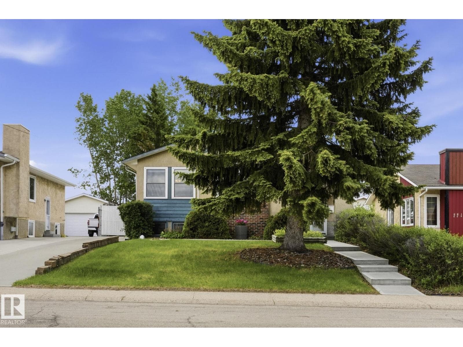 5511 10 AV NW — photo 2