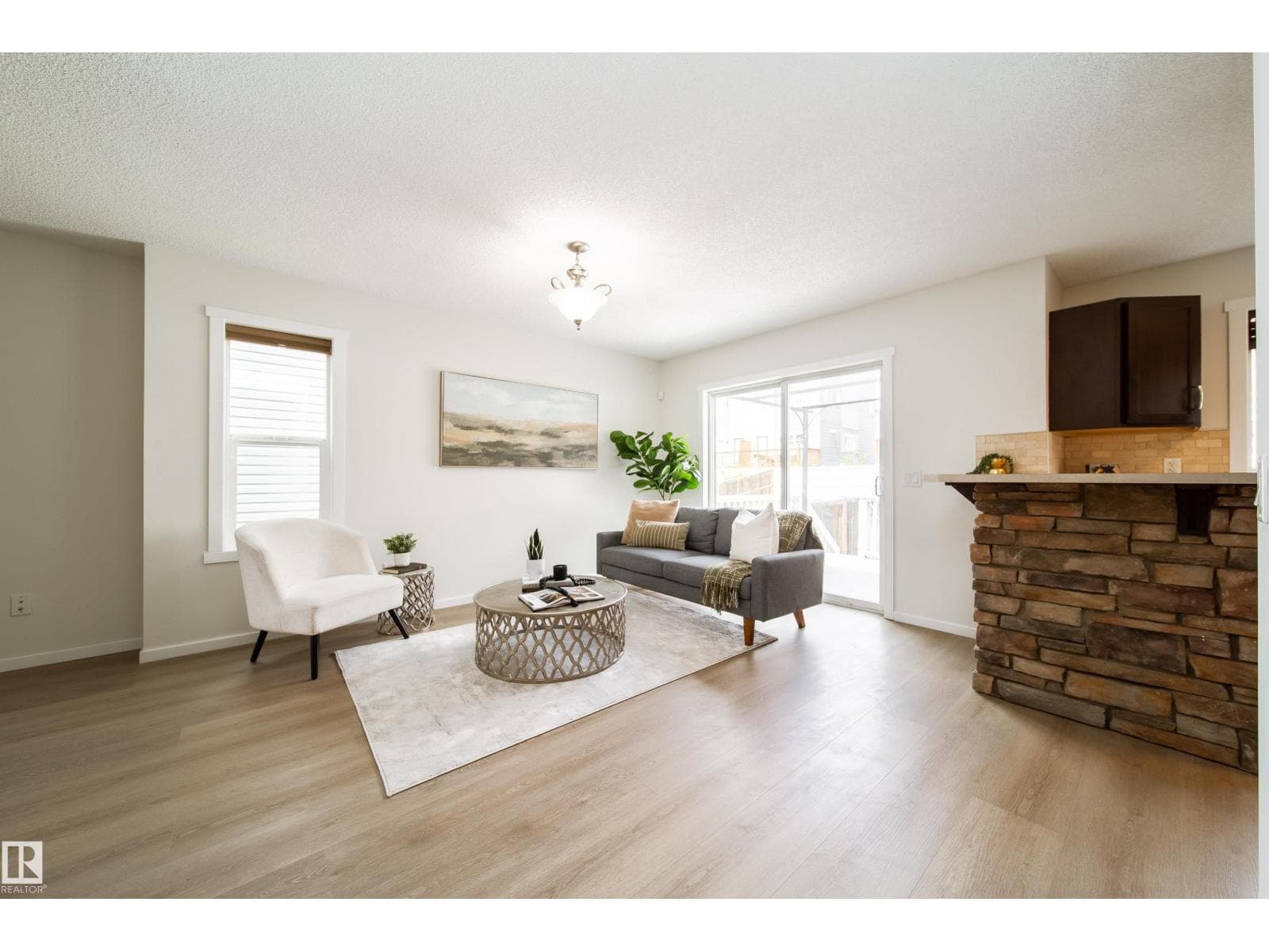 405 SIMMONDS WY — photo 3