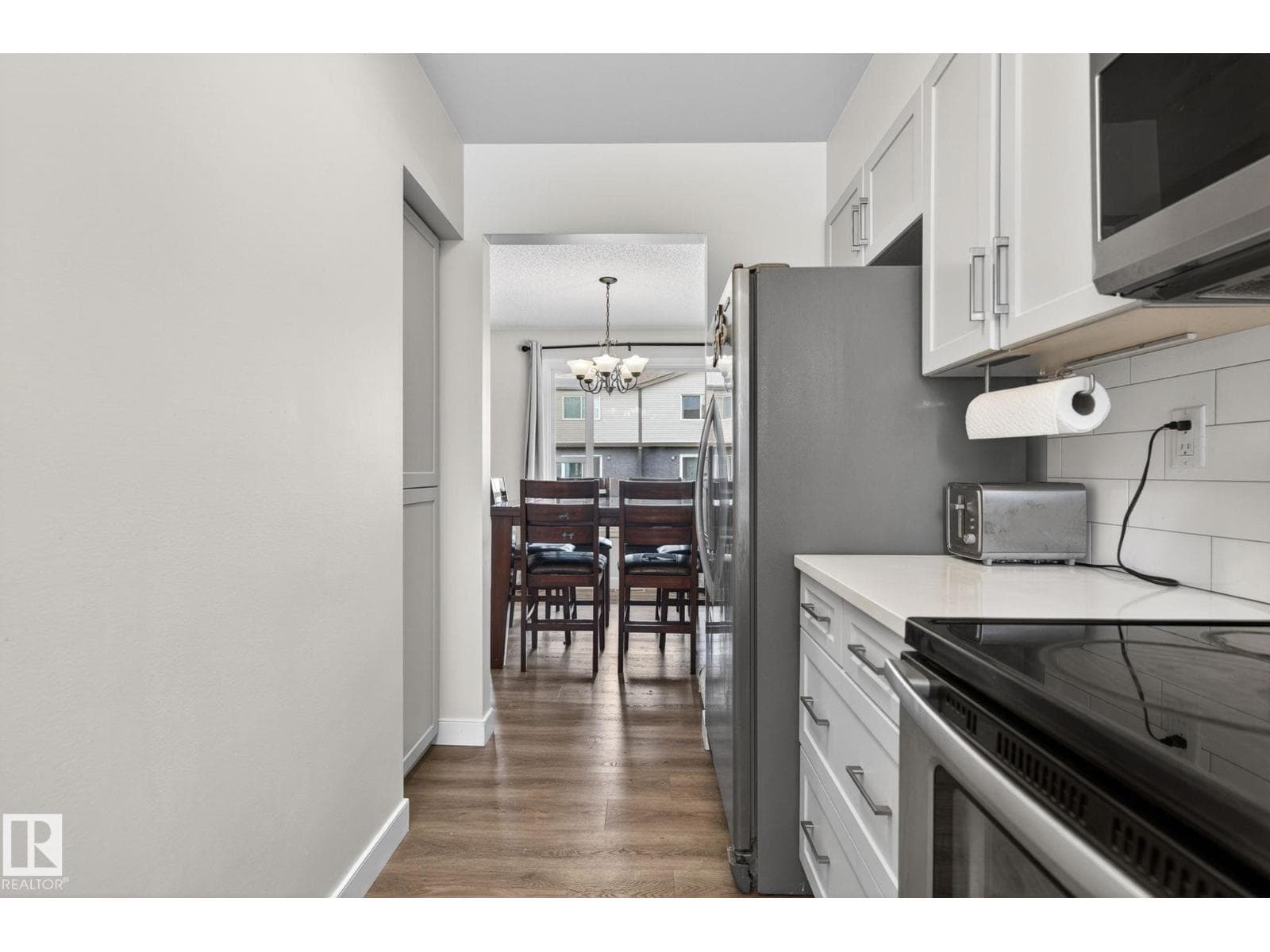 #53 7604 29 AV NW — photo 5
