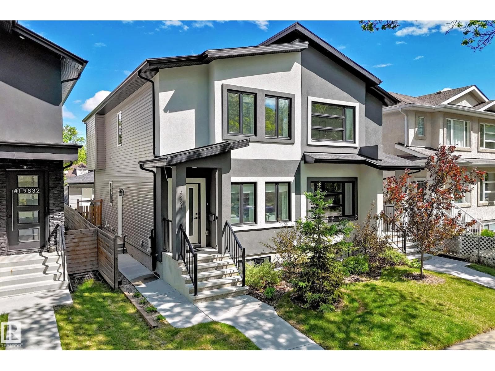 9830 73 AV NW — photo 2