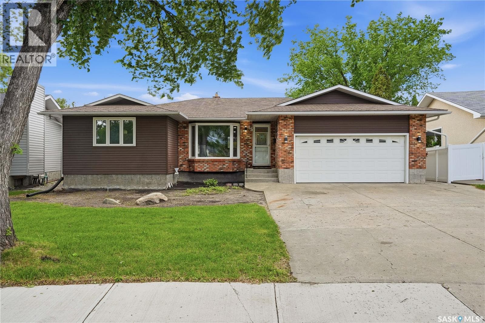 15 Minot DRIVE