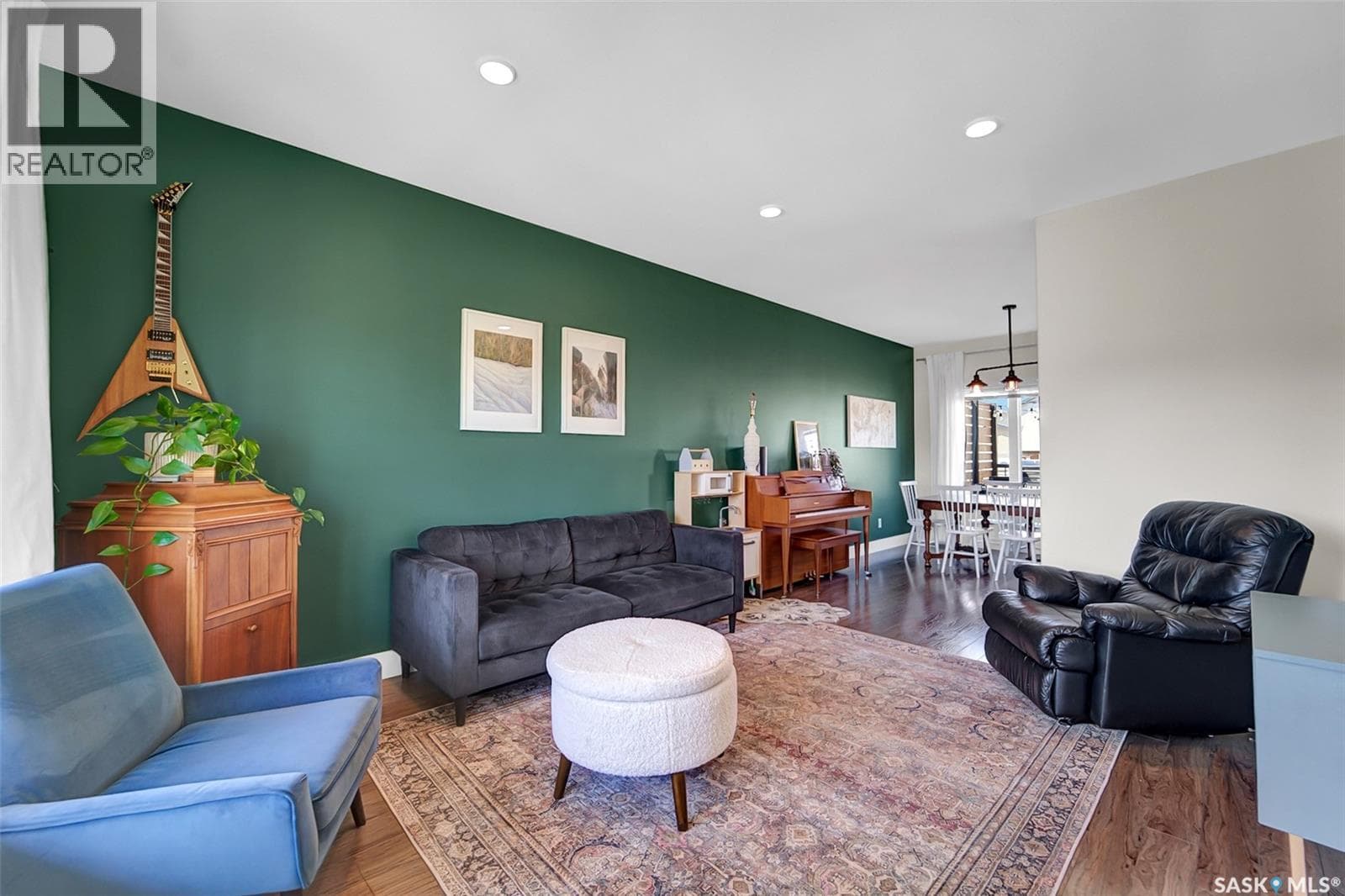 212 Martens LANE — photo 3