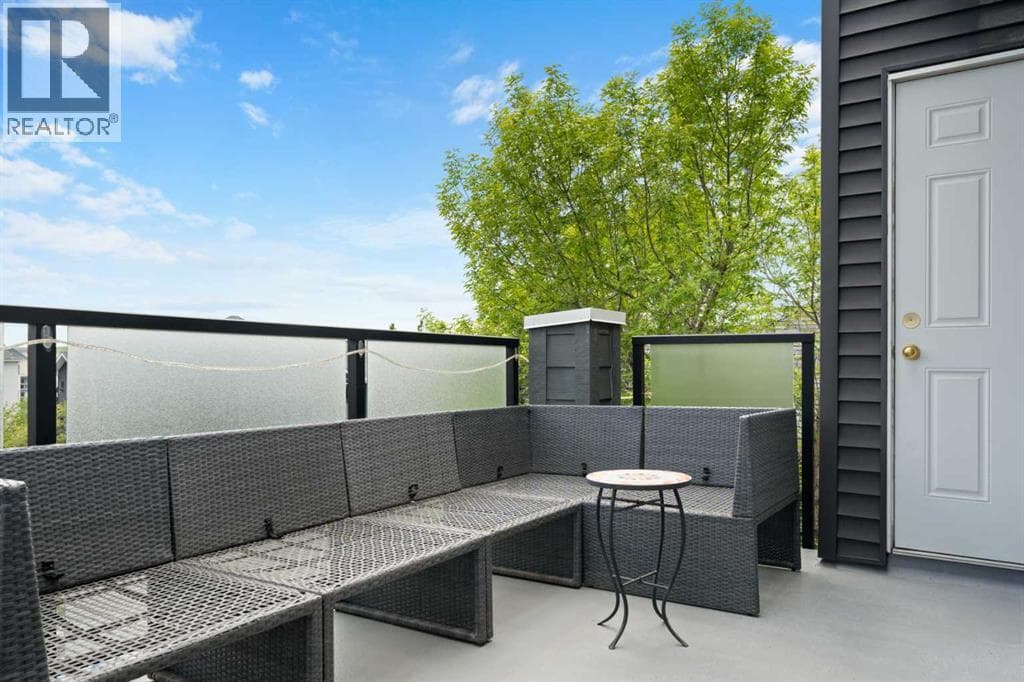 404, 20 Sierra Morena Mews SW — photo 3