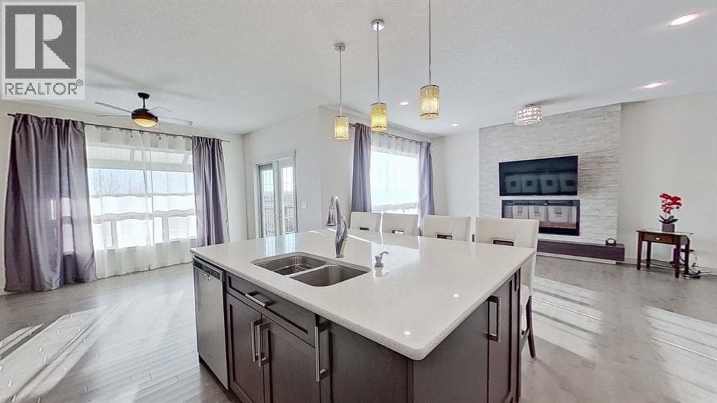 78 Cranarch View SE — photo 5