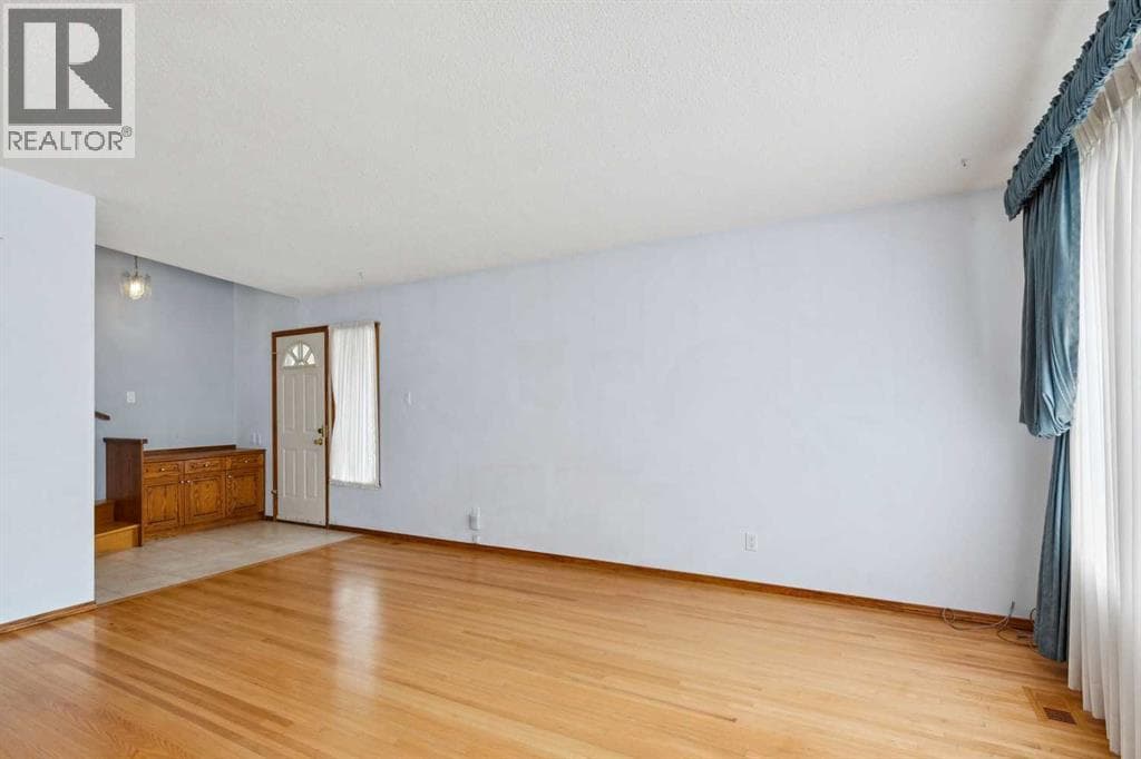 4823 Brisebois Drive NW — photo 3