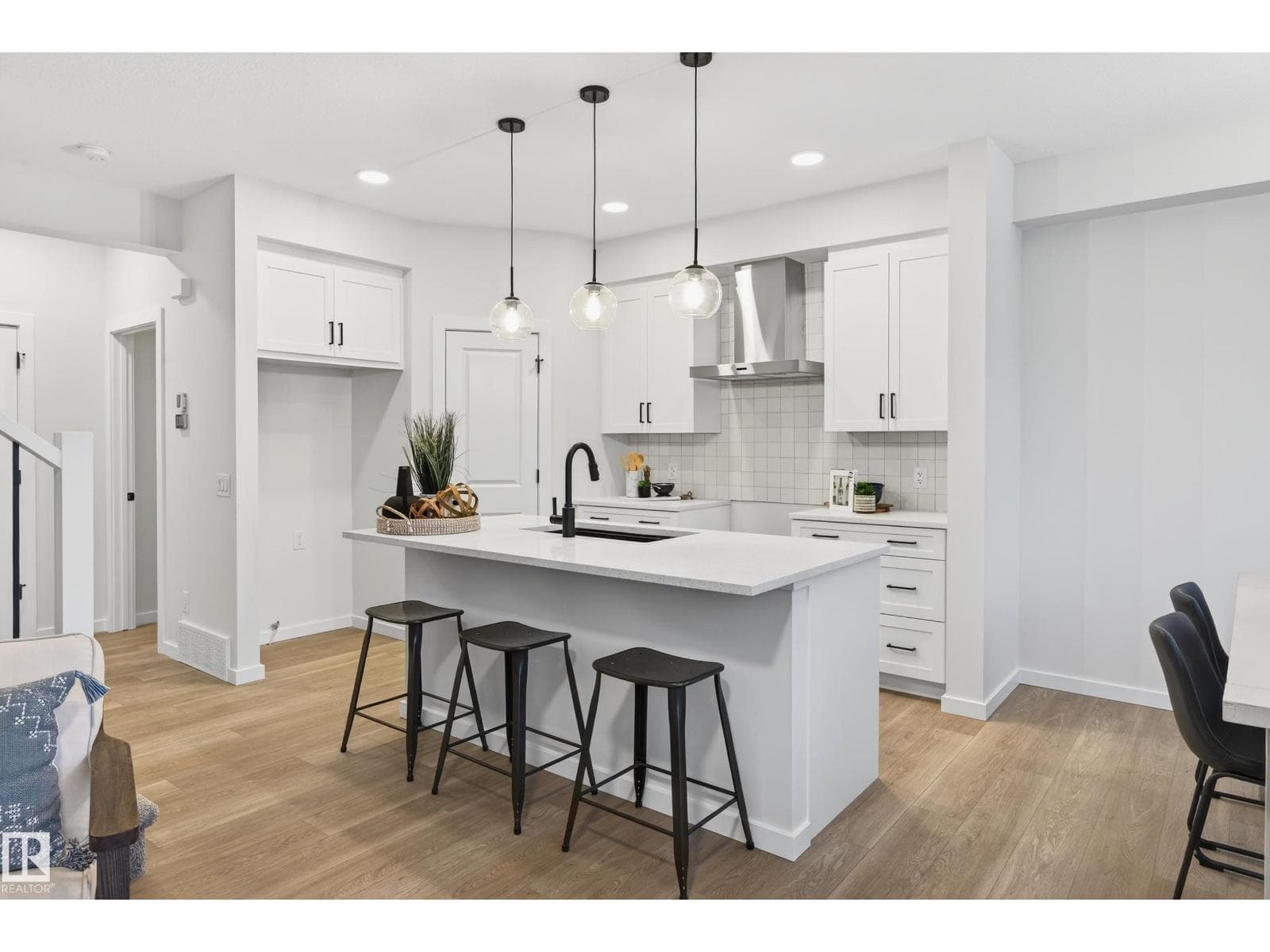 8019 228 ST NW — photo 3