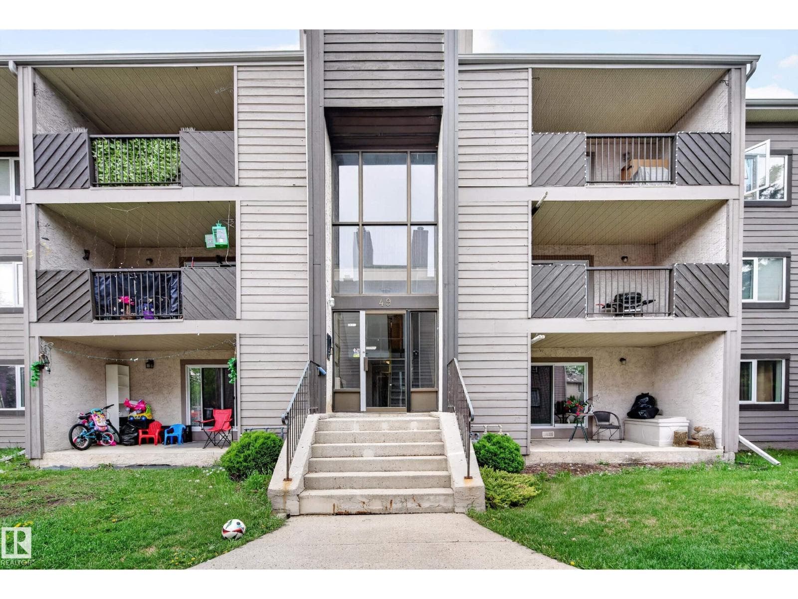 #201 49 AKINS DR