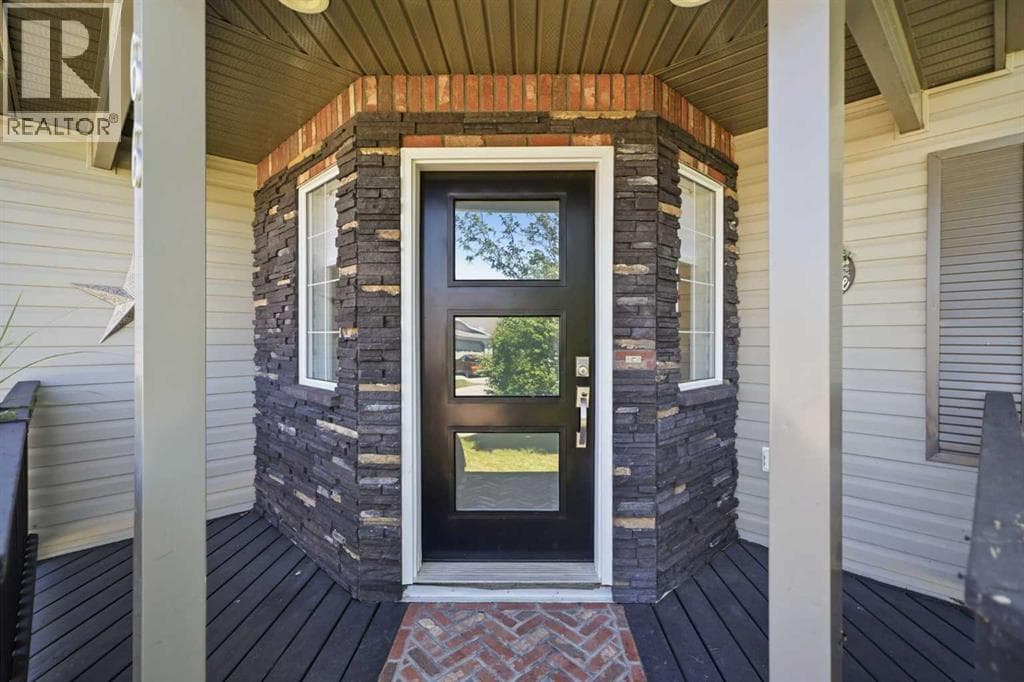 66 Pondside Crescent — photo 2