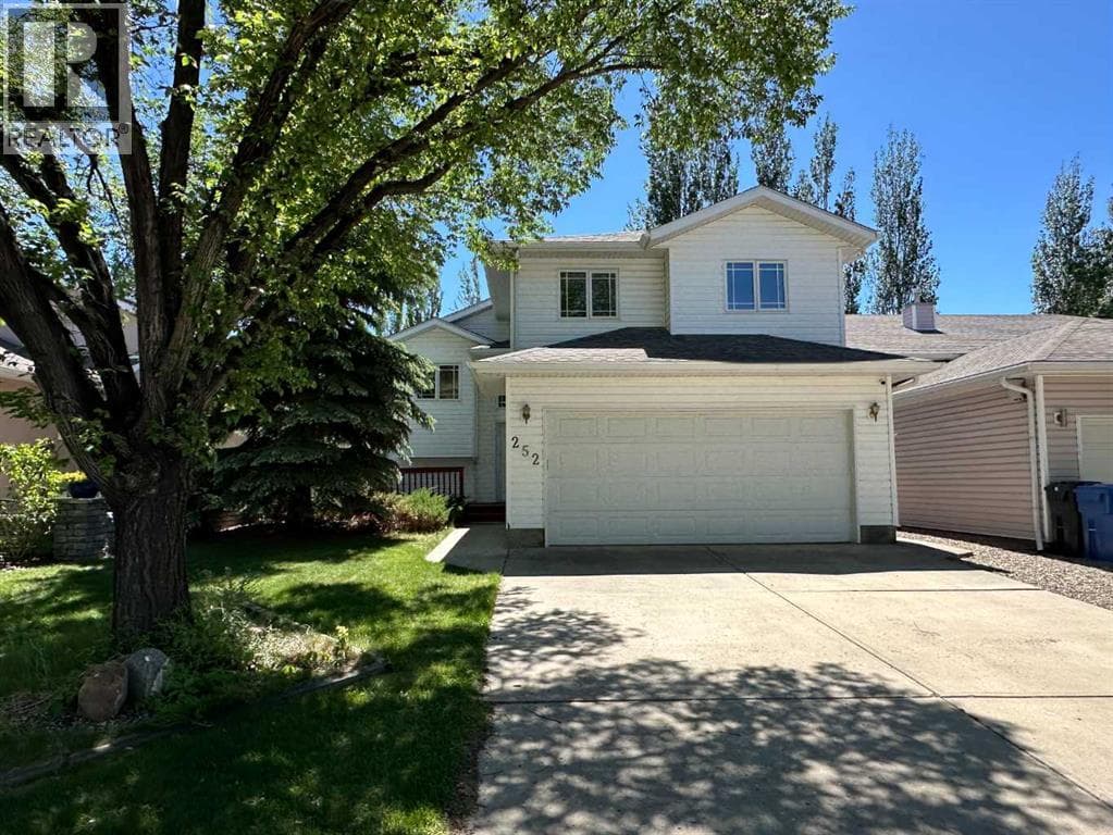 252 Red Crow Boulevard W