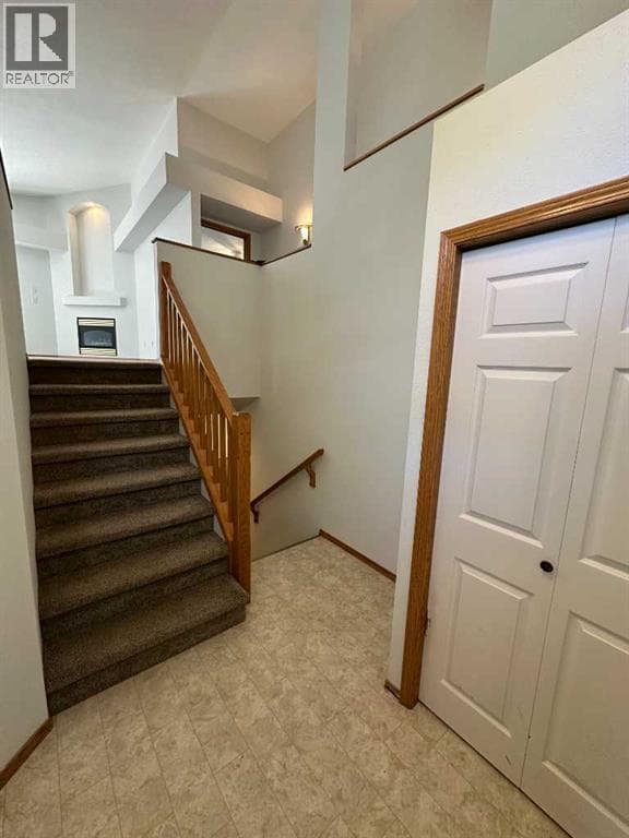 252 Red Crow Boulevard W — photo 2