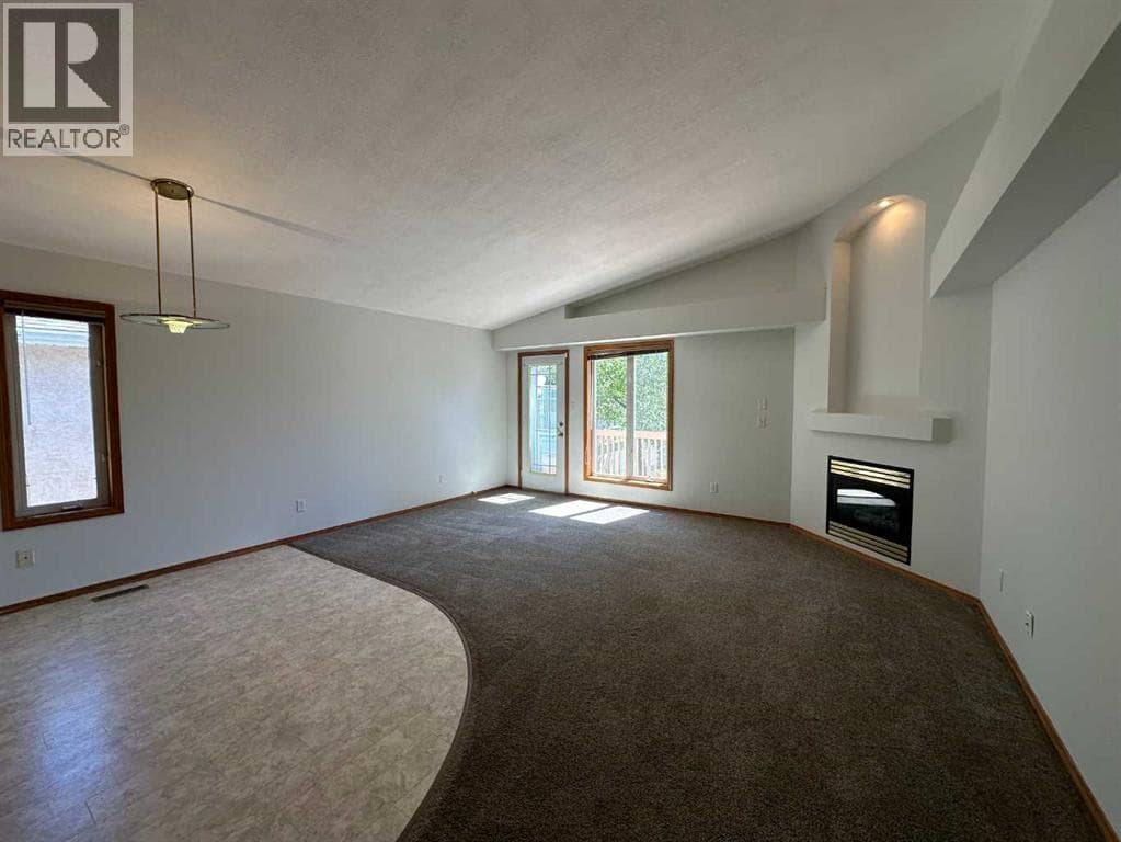 252 Red Crow Boulevard W — photo 3