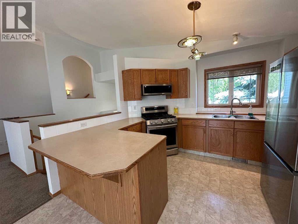 252 Red Crow Boulevard W — photo 5