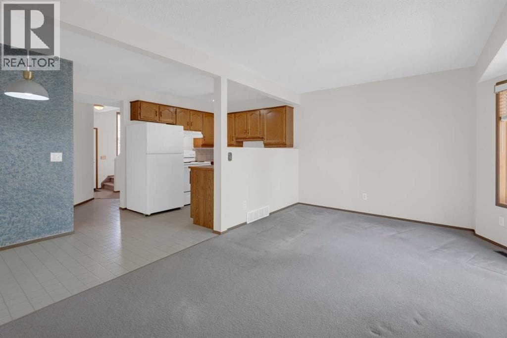 216 Shawinigan Drive SW — photo 4