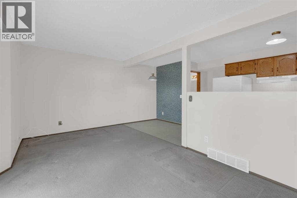 216 Shawinigan Drive SW — photo 5