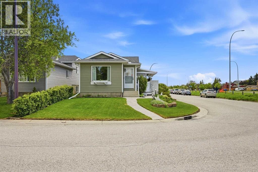 45 Taradale Close NE — photo 2