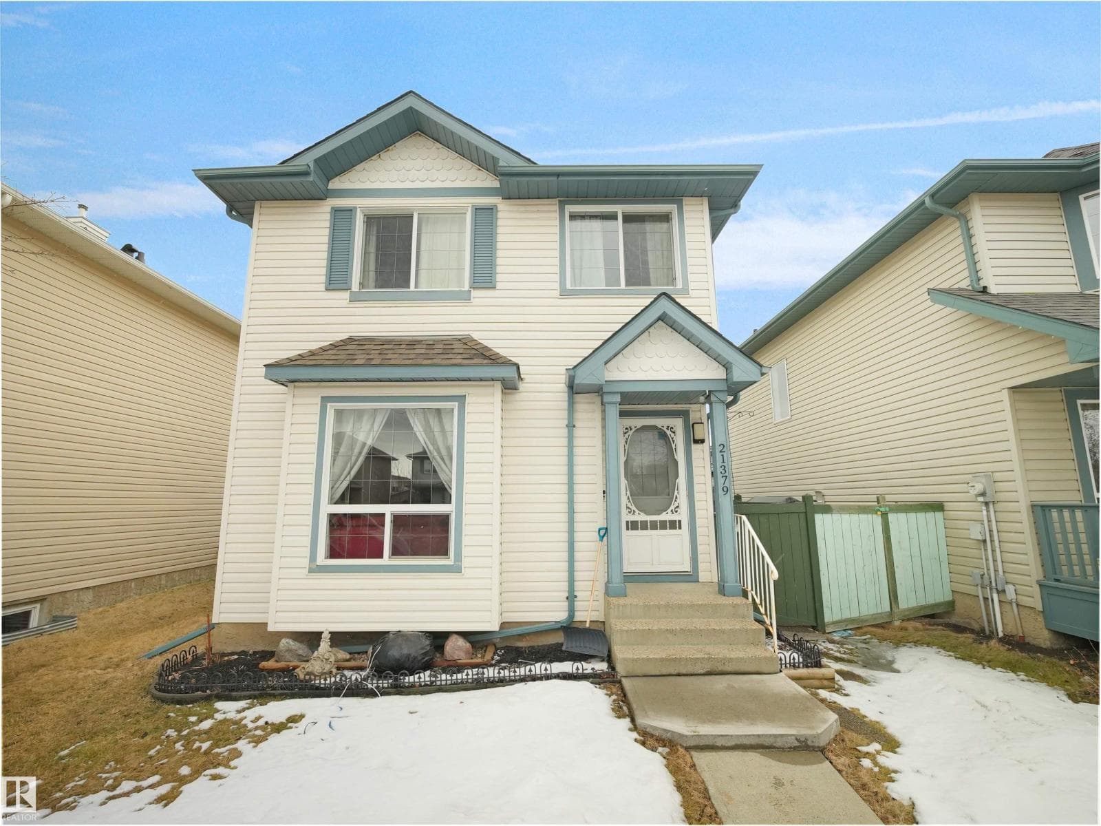 21379 89 AV NW
