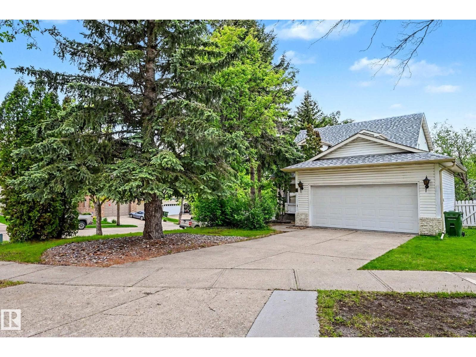 4 WINDERMERE CR