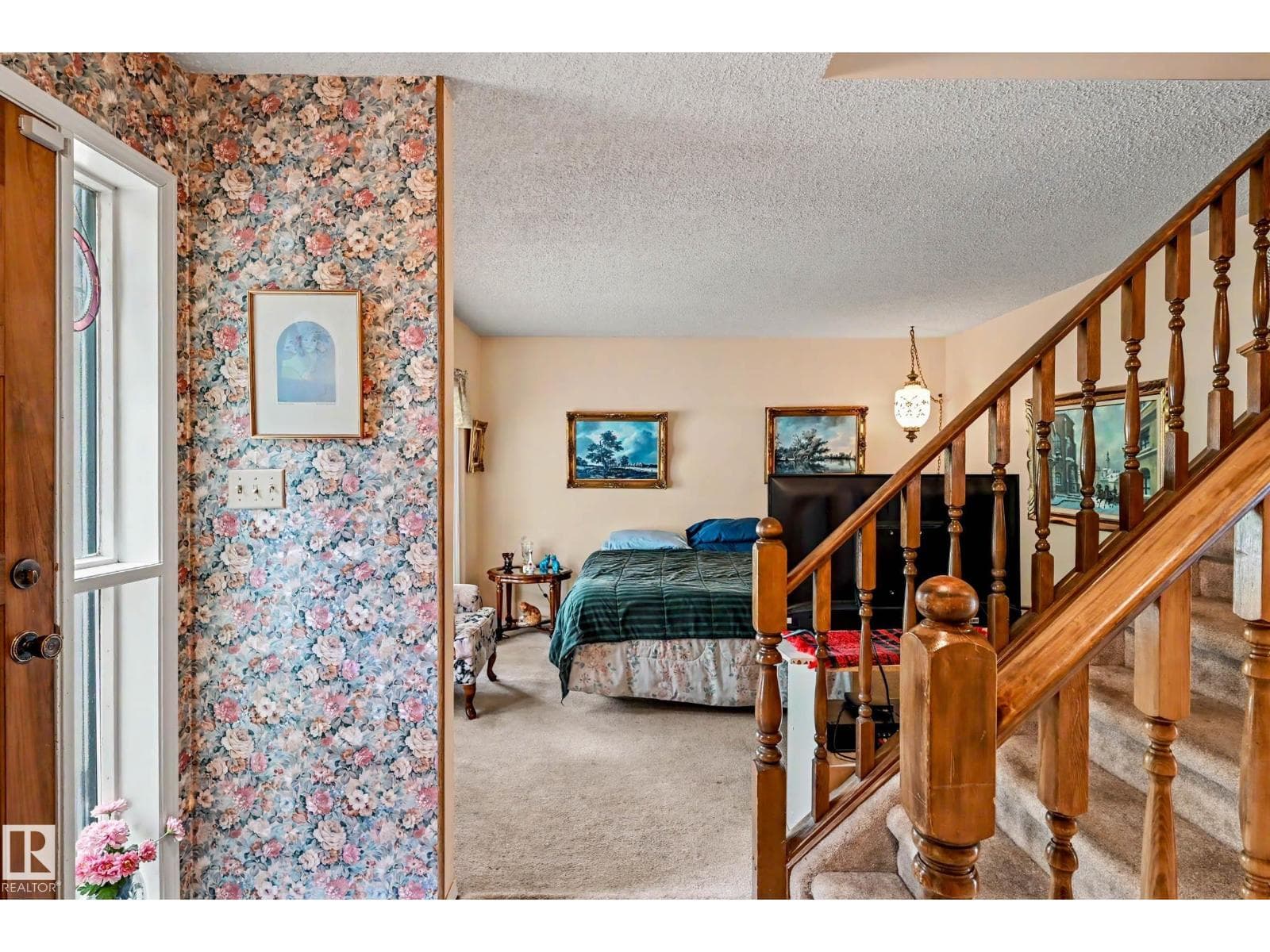 4 WINDERMERE CR — photo 3