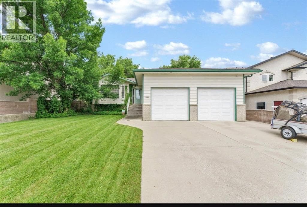 94 Perry Crescent NE