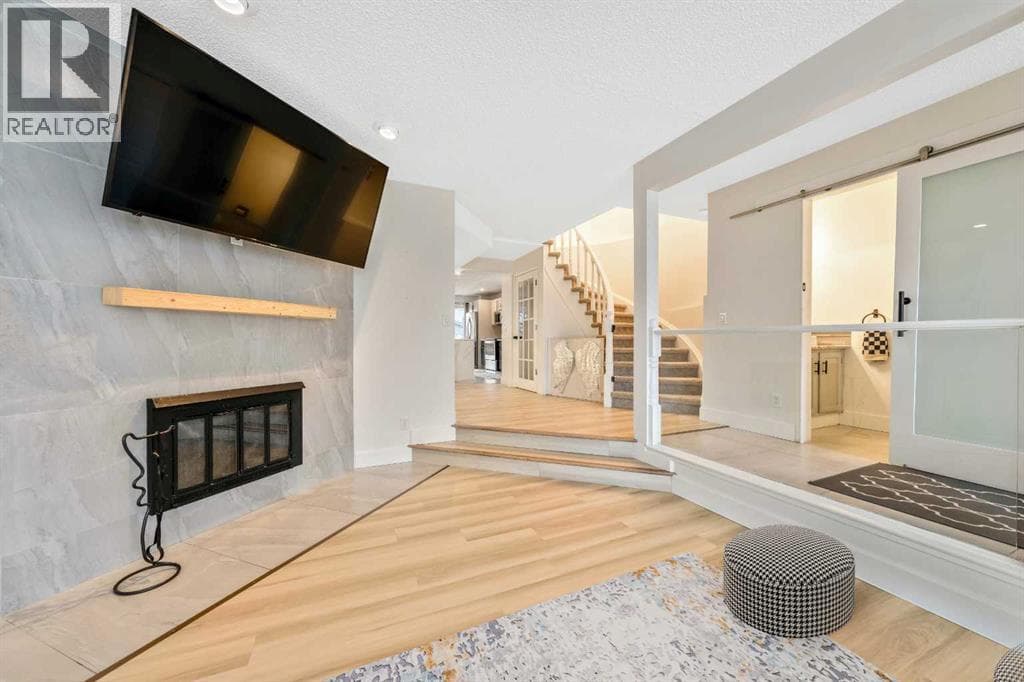 100 Woodfield Green SW — photo 3