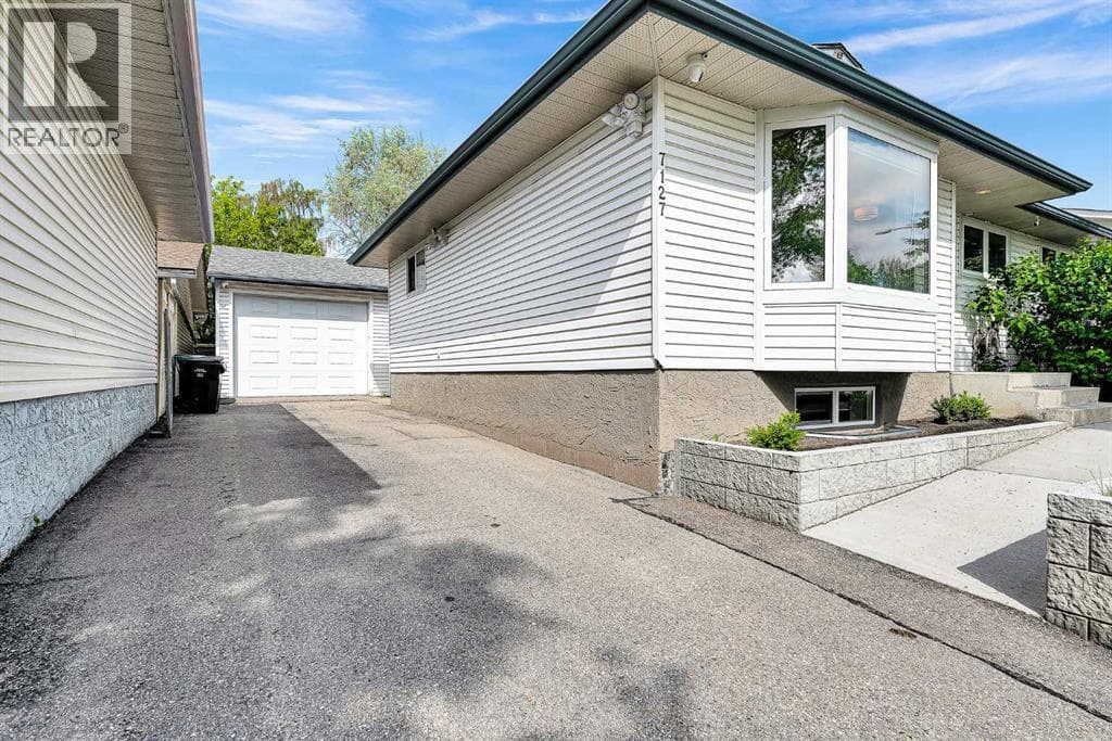 7127 18 Street SE — photo 2