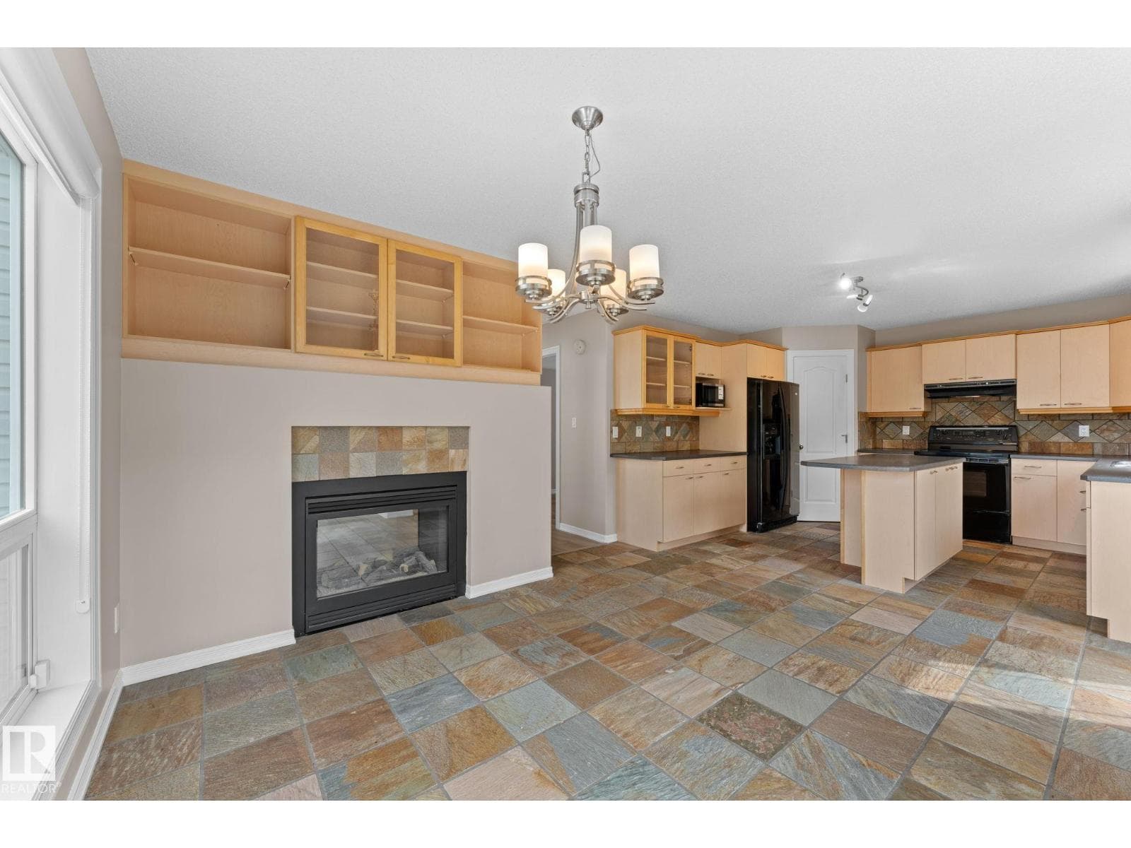1611 FORBES WY NW — photo 3