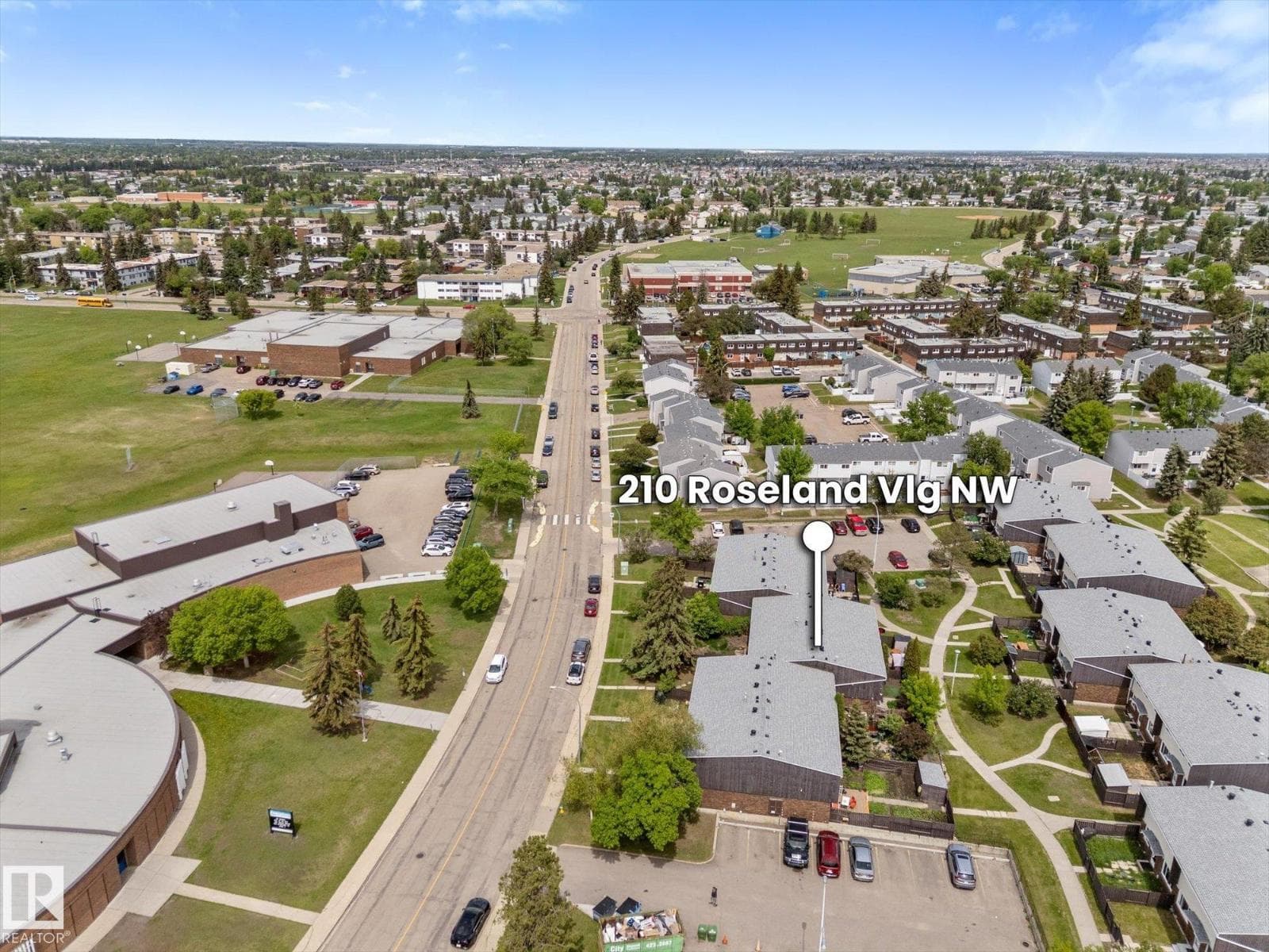 210 ROSELAND VG NW — photo 2
