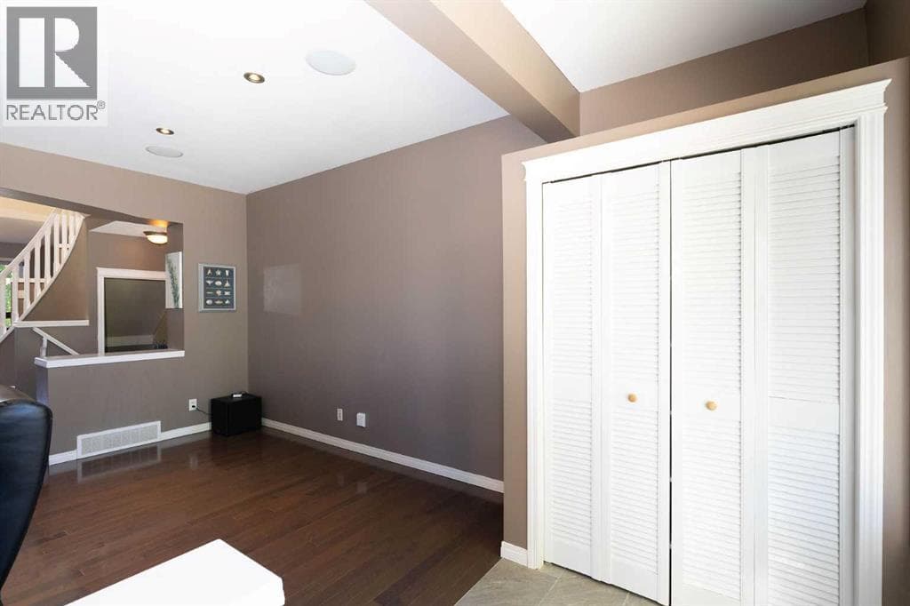 213 Tuscany Valley Green NW — photo 4