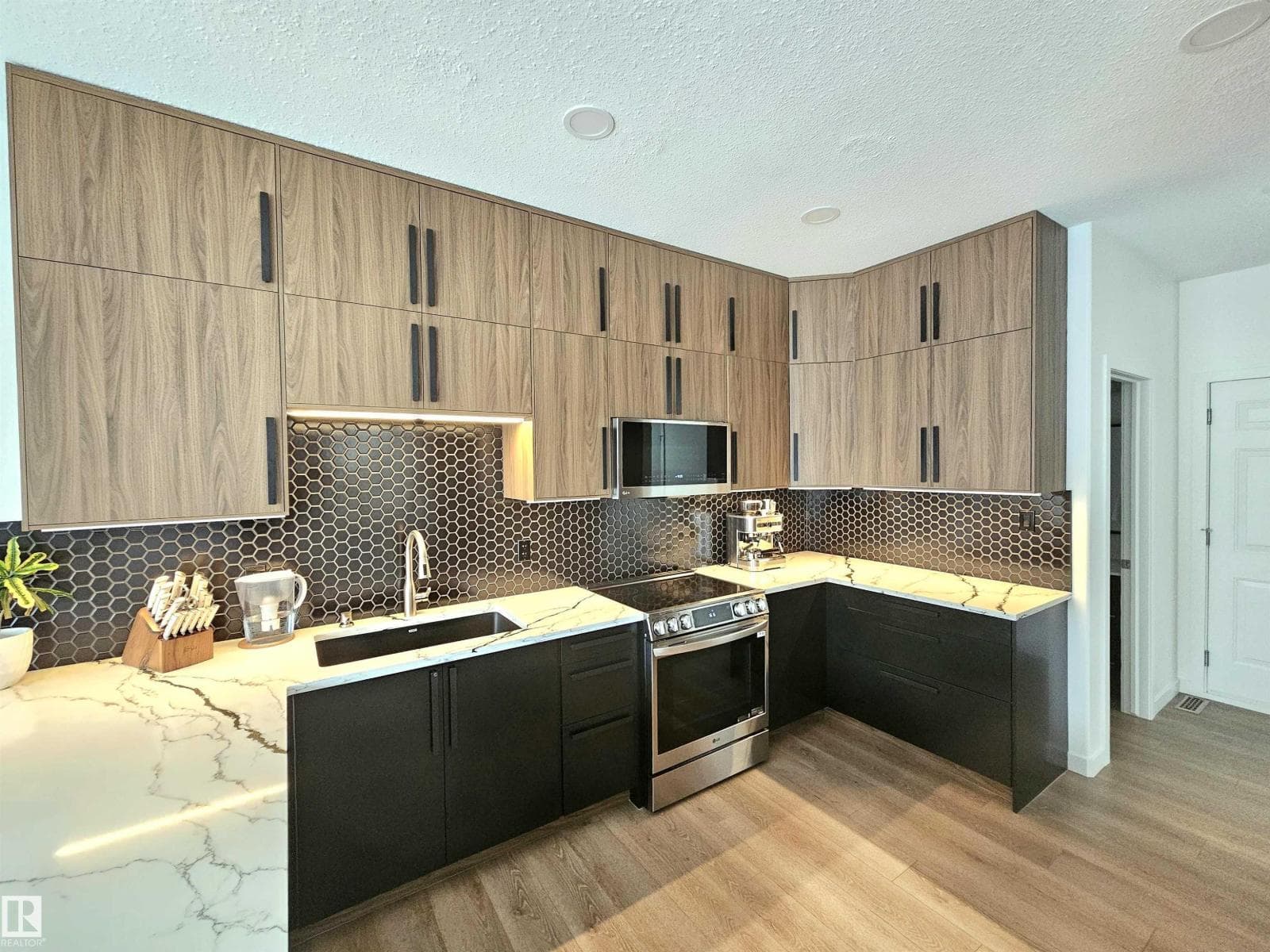 12936 161A AV NW