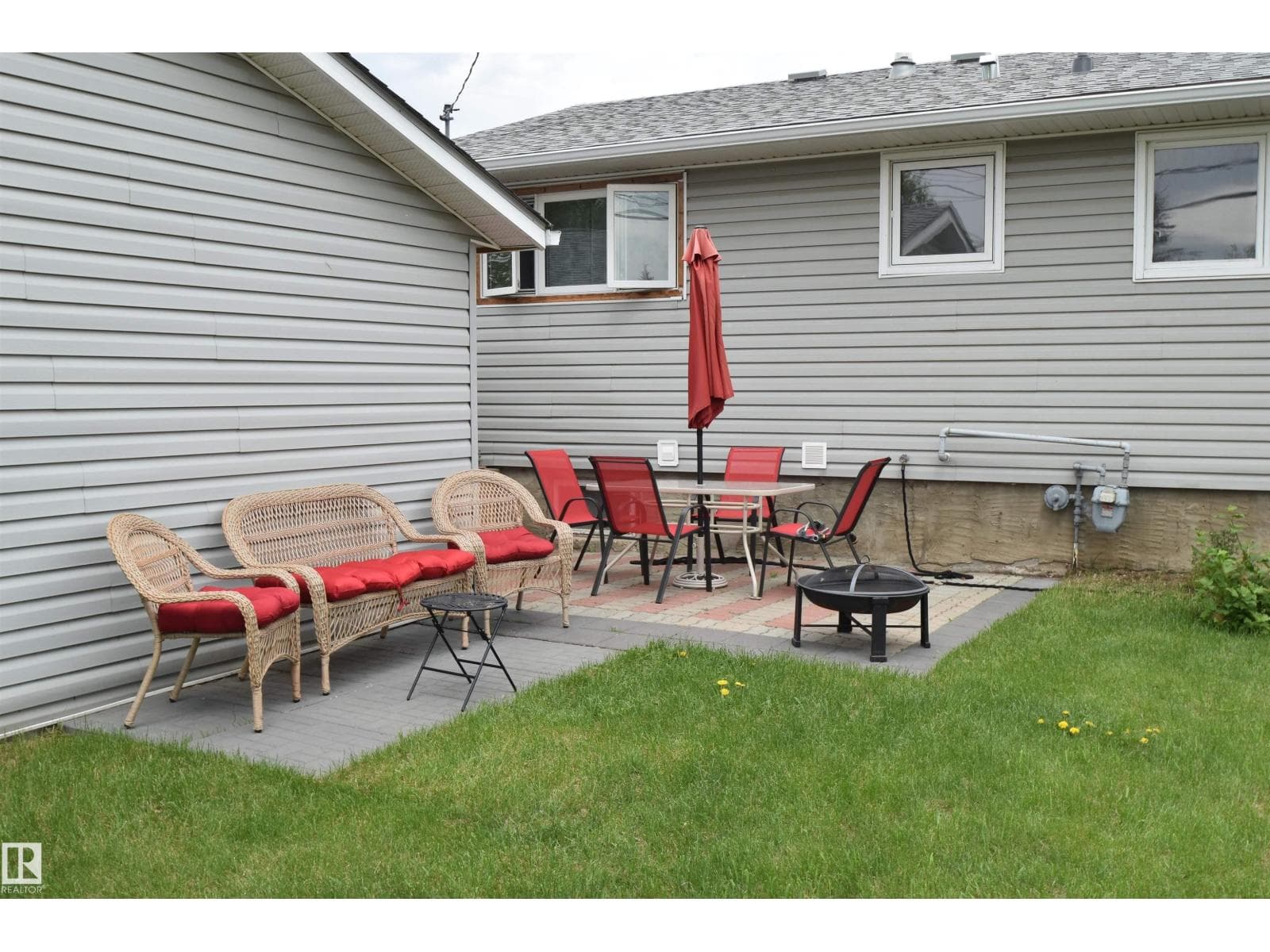 5117 54 AV — photo 3