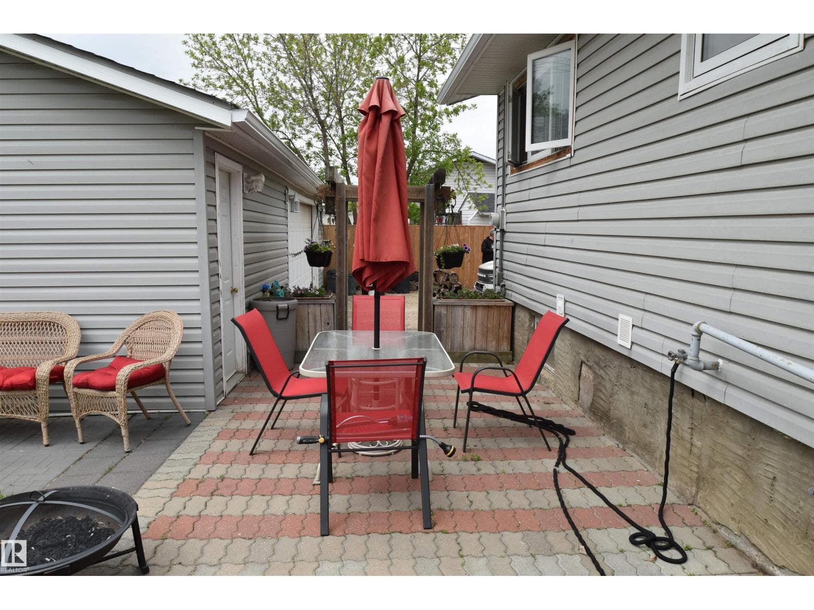 5117 54 AV — photo 5