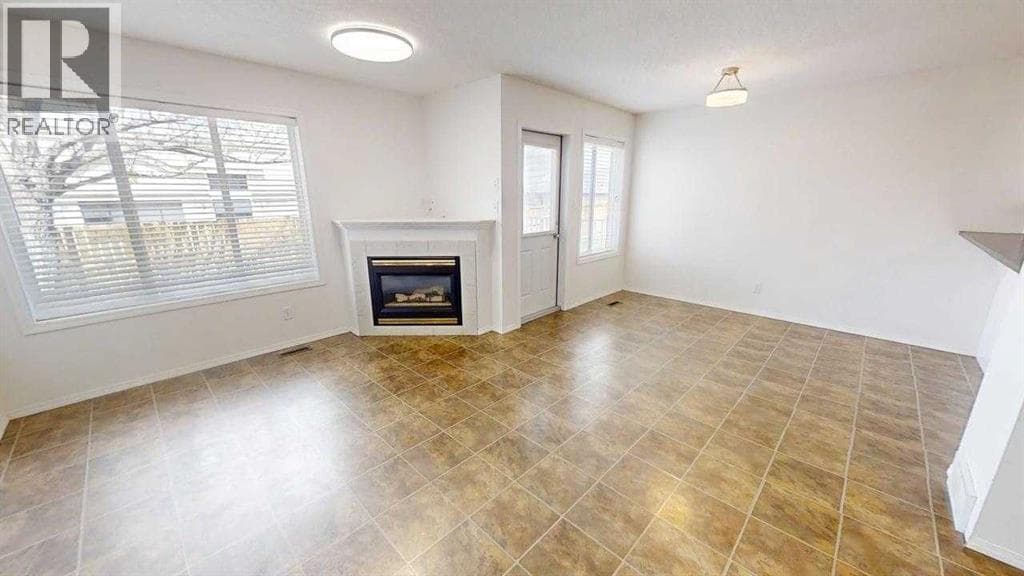3, 545 Highlands Boulevard W — photo 3