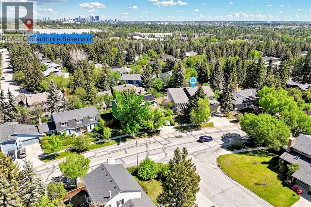 1912 Palliser Drive SW — photo 2
