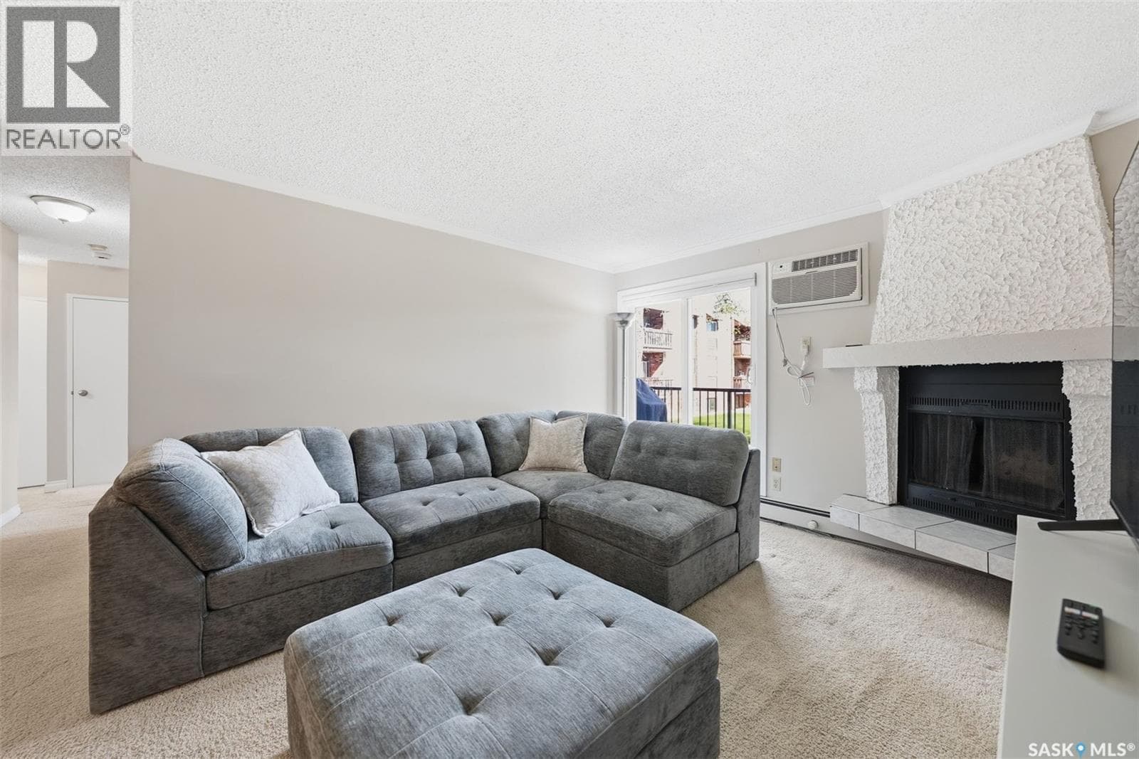 205 139 ST LAWRENCE COURT — photo 3