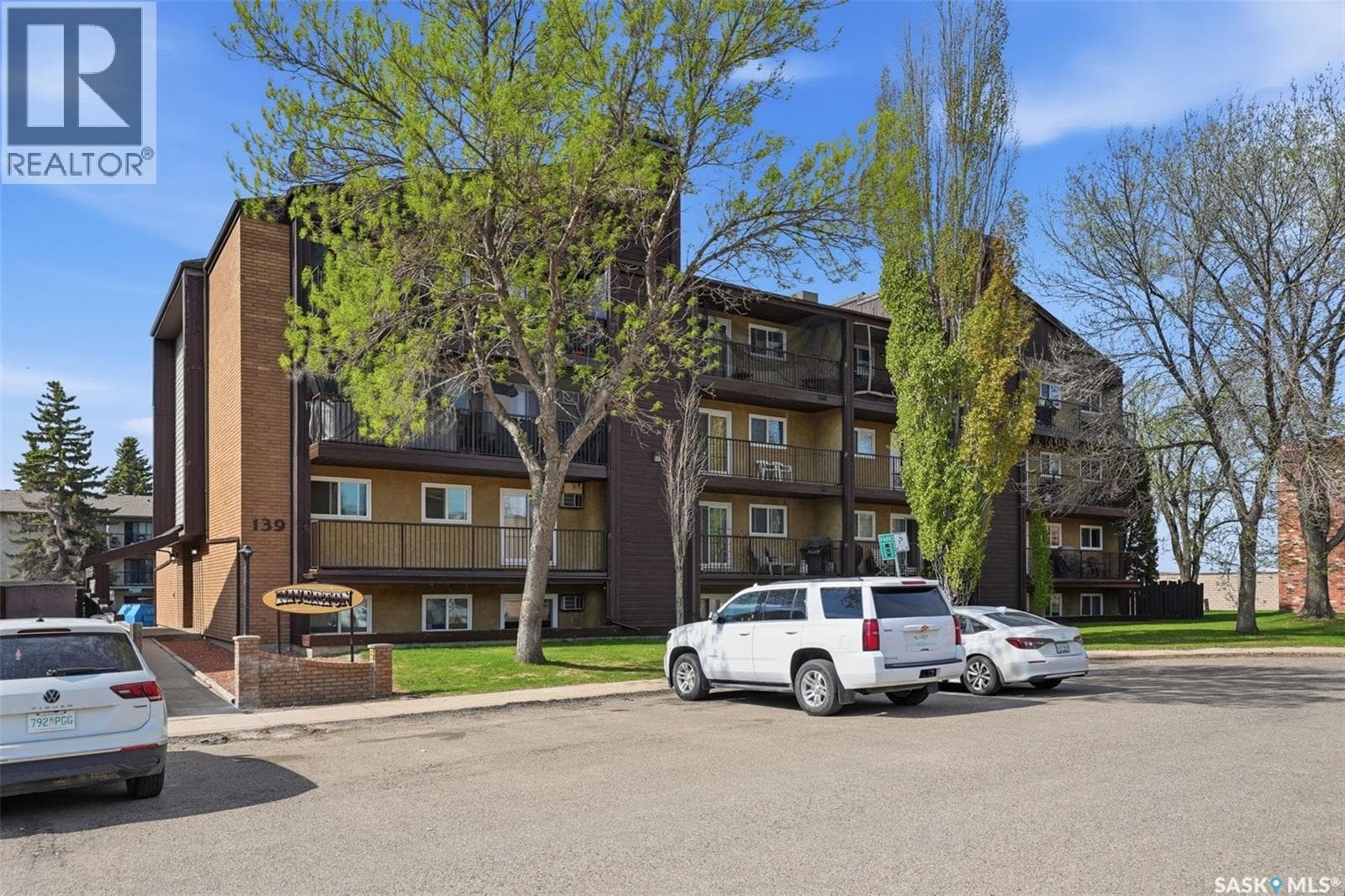 205 139 ST LAWRENCE COURT