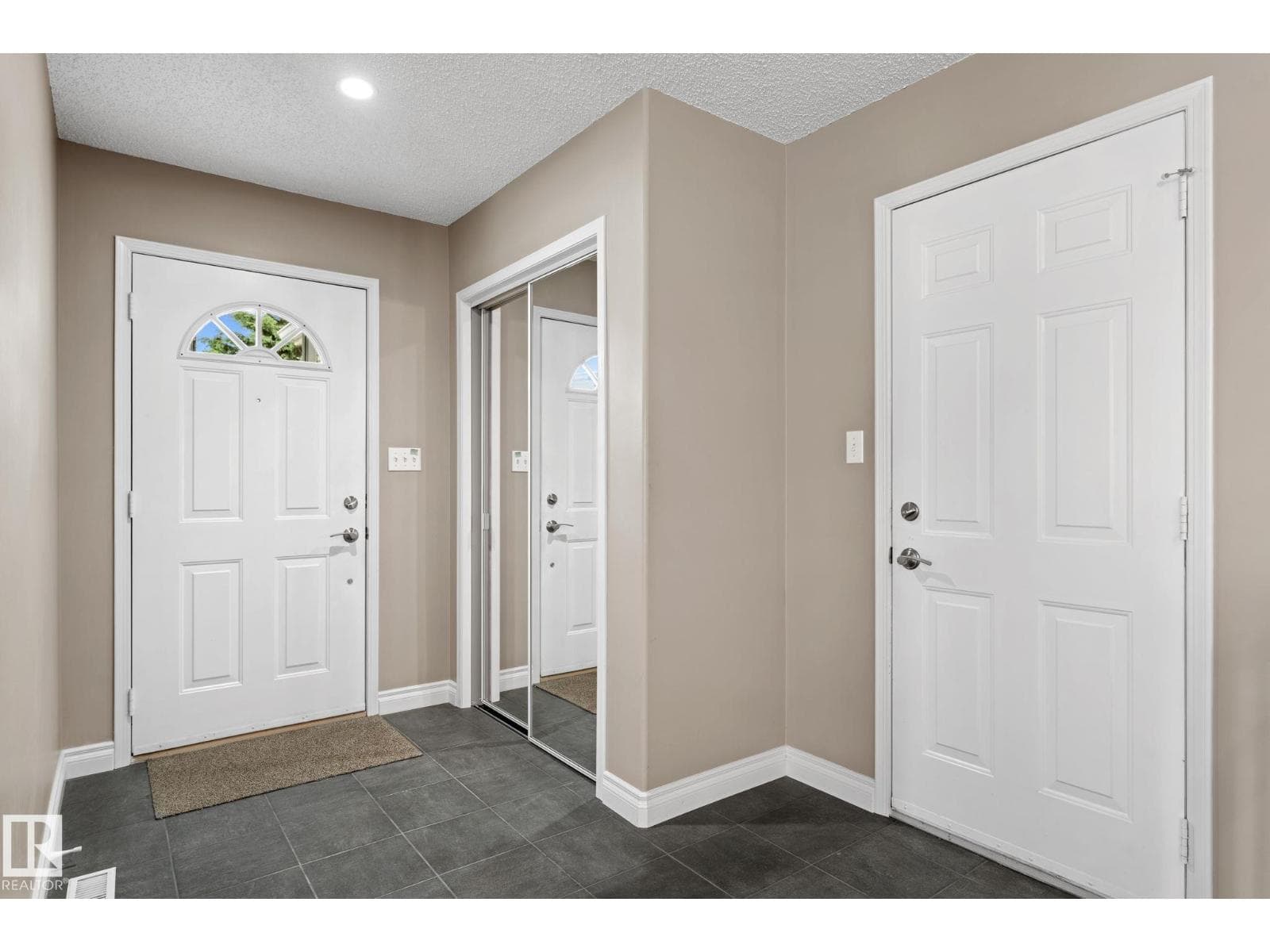 963 YOUVILLE DR W NW — photo 3