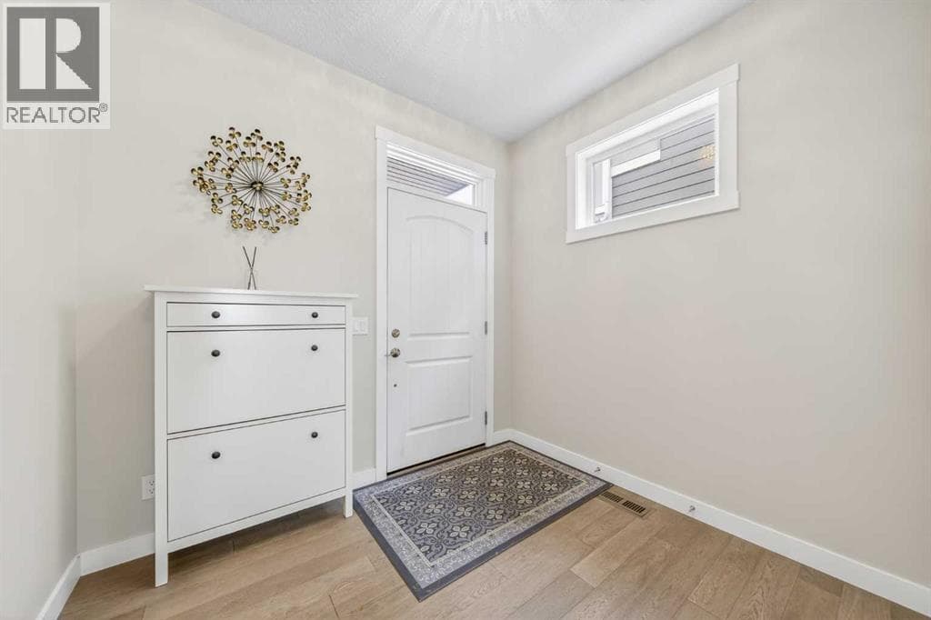 234 West Grove Point SW — photo 3