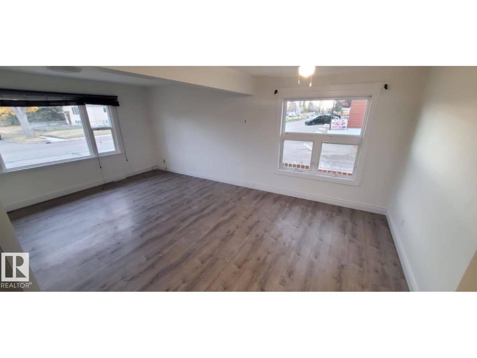 6422 132 AV NW — photo 2
