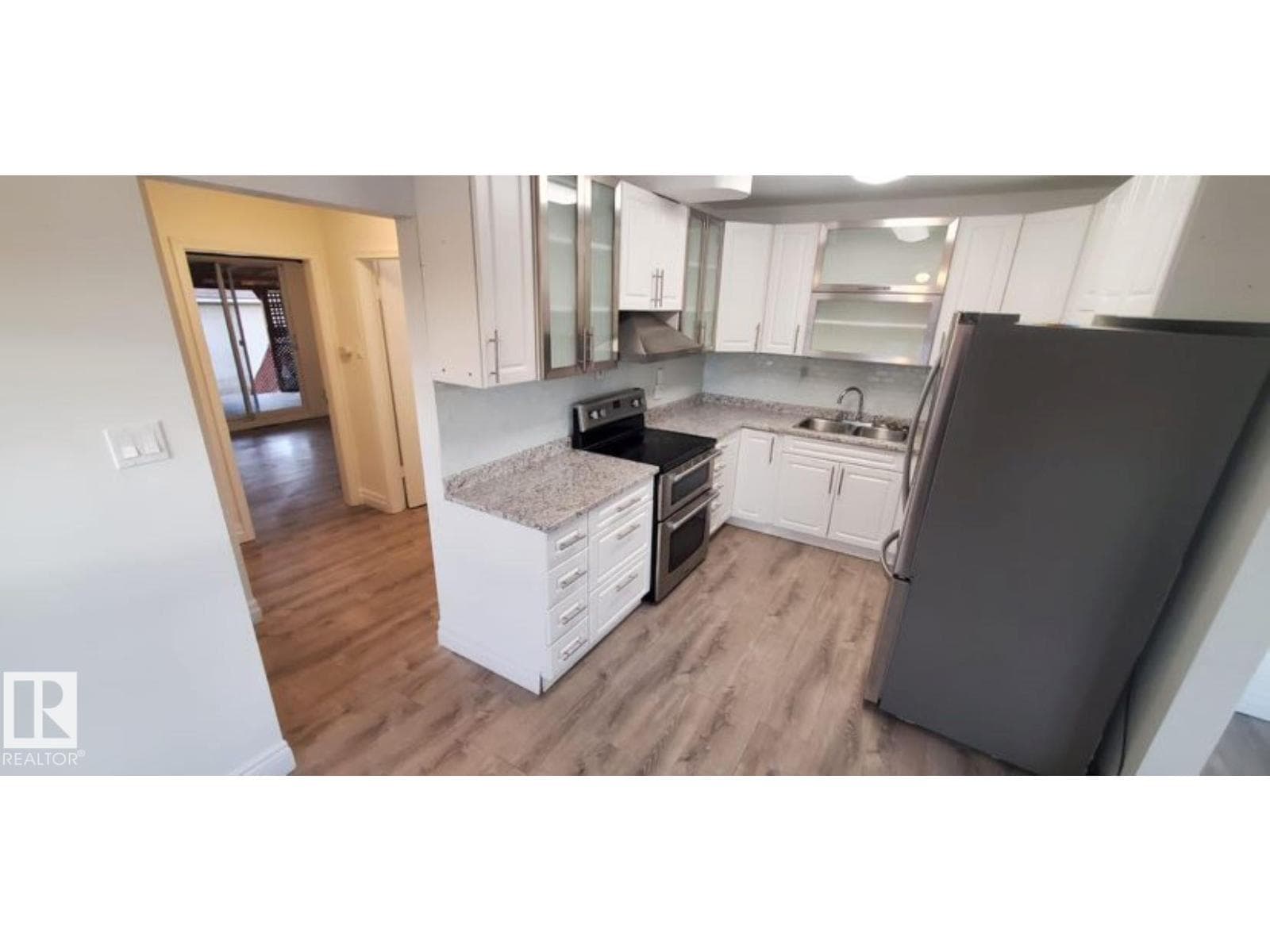 6422 132 AV NW — photo 3