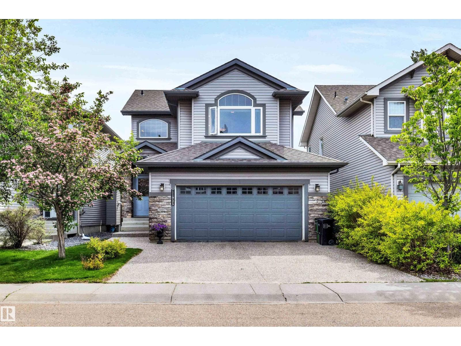 11935 21 AV SW — photo 2