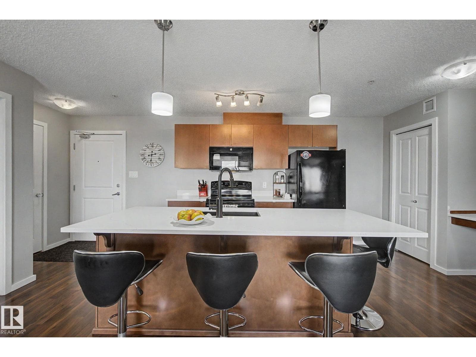 #334 504 ALBANY WY NW — photo 4