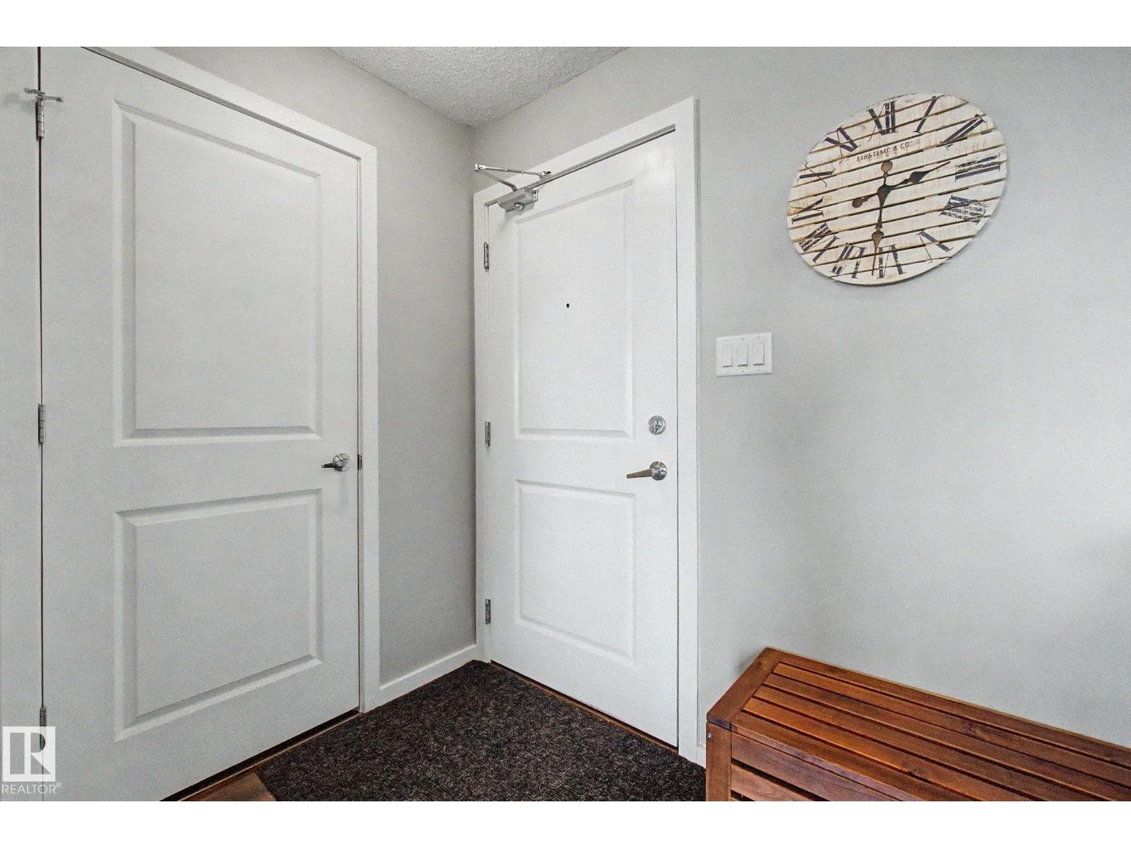 #334 504 ALBANY WY NW — photo 2
